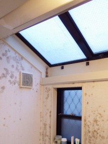 変形の浴室スペースも施工技術でシステムバスに 変形の浴室スペースも施工技術でシステムバスに